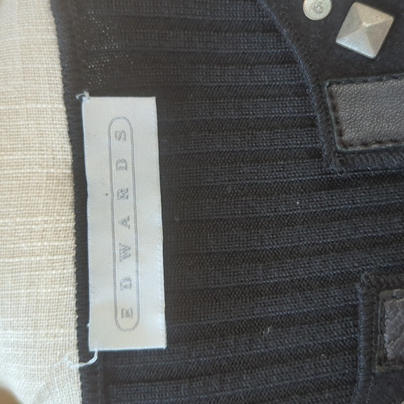 Cardigan - Picture 2 of 7